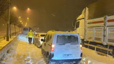 Doğu Anadolu'da Yol Kapandı, Yoğun Kar Yağışı