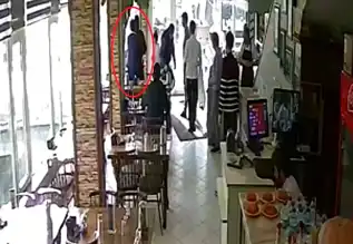 Garsonun Can Kurtaran Hareketi: Heimlich Manevrası ile Hayat Kurtarıldı