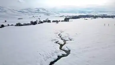 Demirözü'nde Kış Masalı: Karla Kaplı Menderesler
