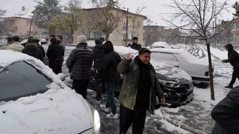 Kış Fırtınası: 27 İlde Okullar Tatil!