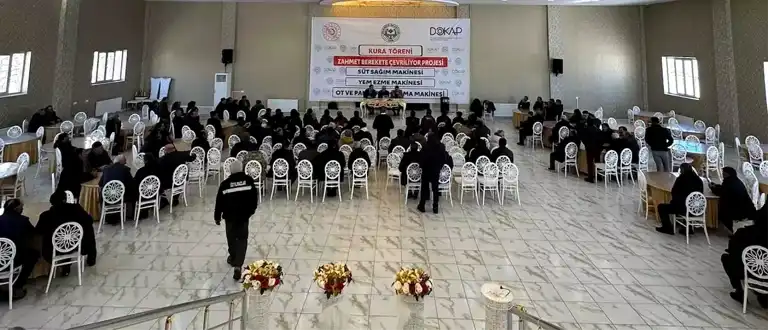 Bayburt Demirözü'nde Çiftçilere Ücretsiz Tarım Ekipmanları