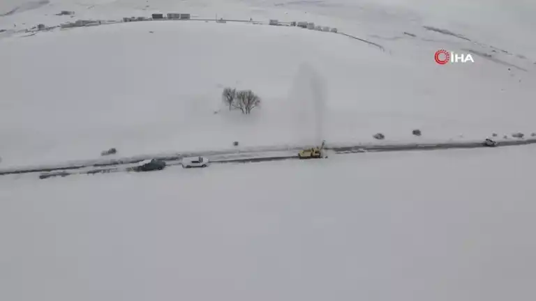 Doğu Anadolu'da Köy Yolları Açılıyor