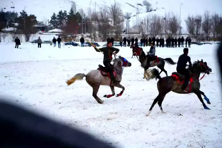 Davul Zurnalı Asker Cirit Müsabakası