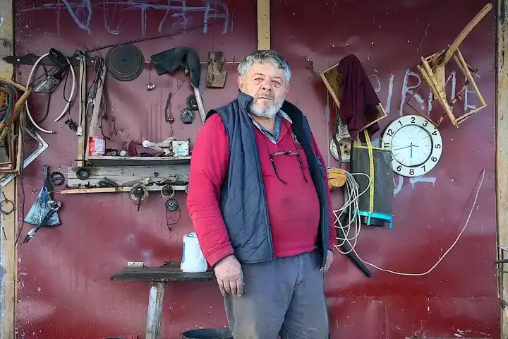 Emekli Mustafa Sarıoğlu'nun Ücretsiz Tamir Atölyesi