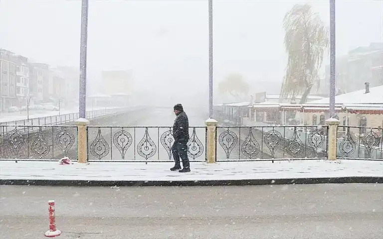 Doğu Karadeniz'de Yollar Kapandı