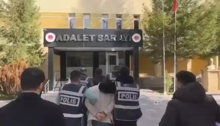 Sosyal Medya Dolandırıcılığı Operasyonu: 2 Gözaltı